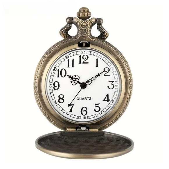Poker Themed Silver Pocket Watch. Royal Flush Vintage Pocket Watch - Picture 6 of 6